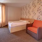 Oda ve Kahvaltı Mida 4*